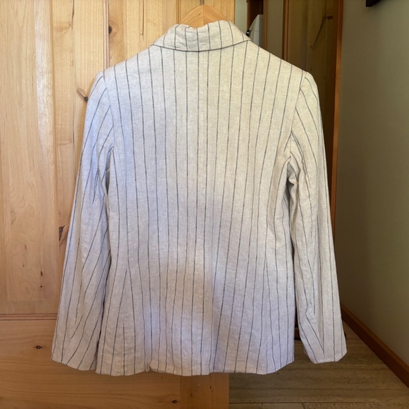 Banana Republic Linen & Cotton Blend Double Breasted Pinstripe Blazer - Picture 5 of 10